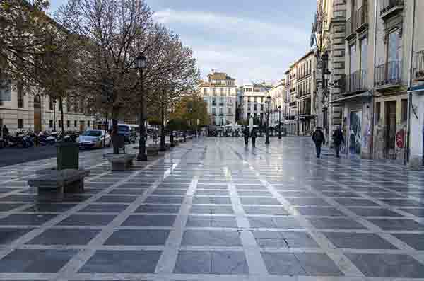 Granada 168 - plaza Nueva.jpg